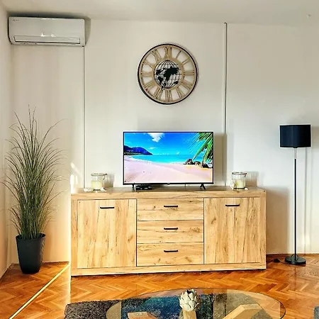 Holiday home On Island Brac - Leona *