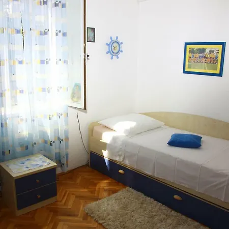 Vacation House On Island Brac - Ana Holiday home