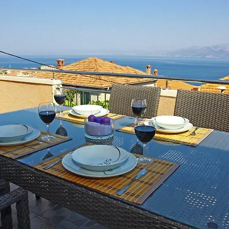 Vacation House On Island Brac - Ana