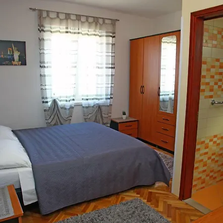 Vacation House On Island Brac - Ana Postira