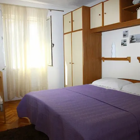 Vacation House On Island Brac - Ana Holiday home *