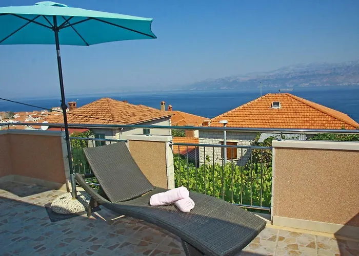 Vacation House On Island Brac - Ana
