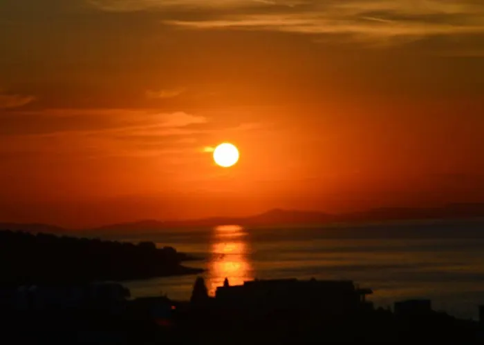 Vacation House On Island Brac - Ana