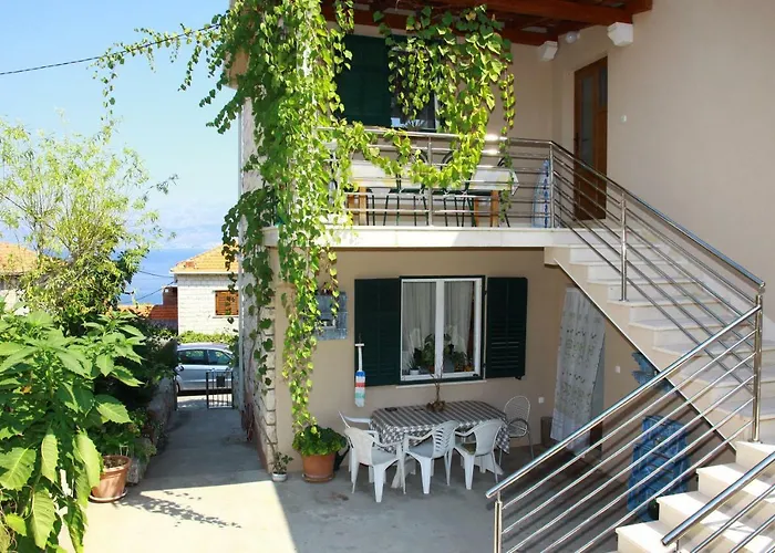 Vacation House On Island Brac - Ana Ferienhaus *