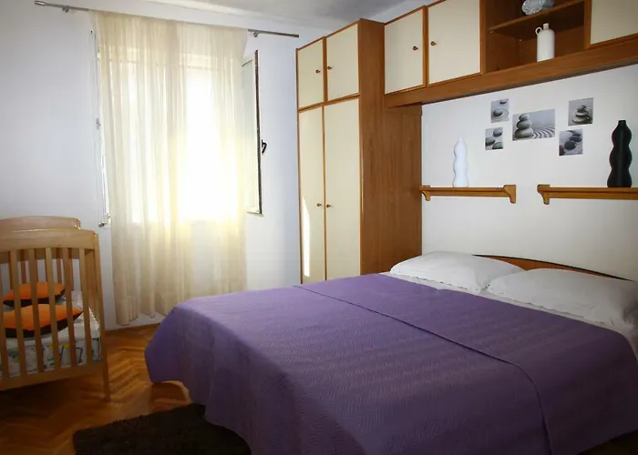 Vacation House On Island Brac - Ana Ferienhaus *